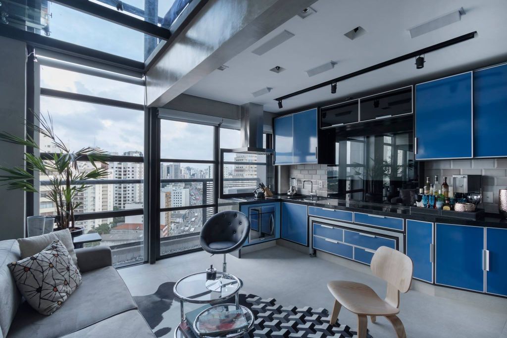 Integração de espaços e cores urbanas marcam loft dúplex de 40 m²