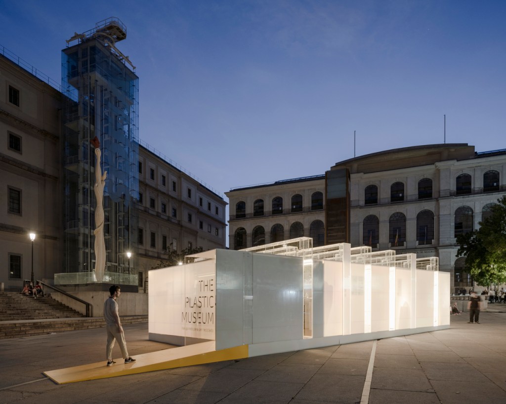 2-museu-de-plastico-sustentavel-espanha-foto-miguel-de-guzman-e-rocio-romero museu do plástico madri espanha sustentabilidade arquitetura construção