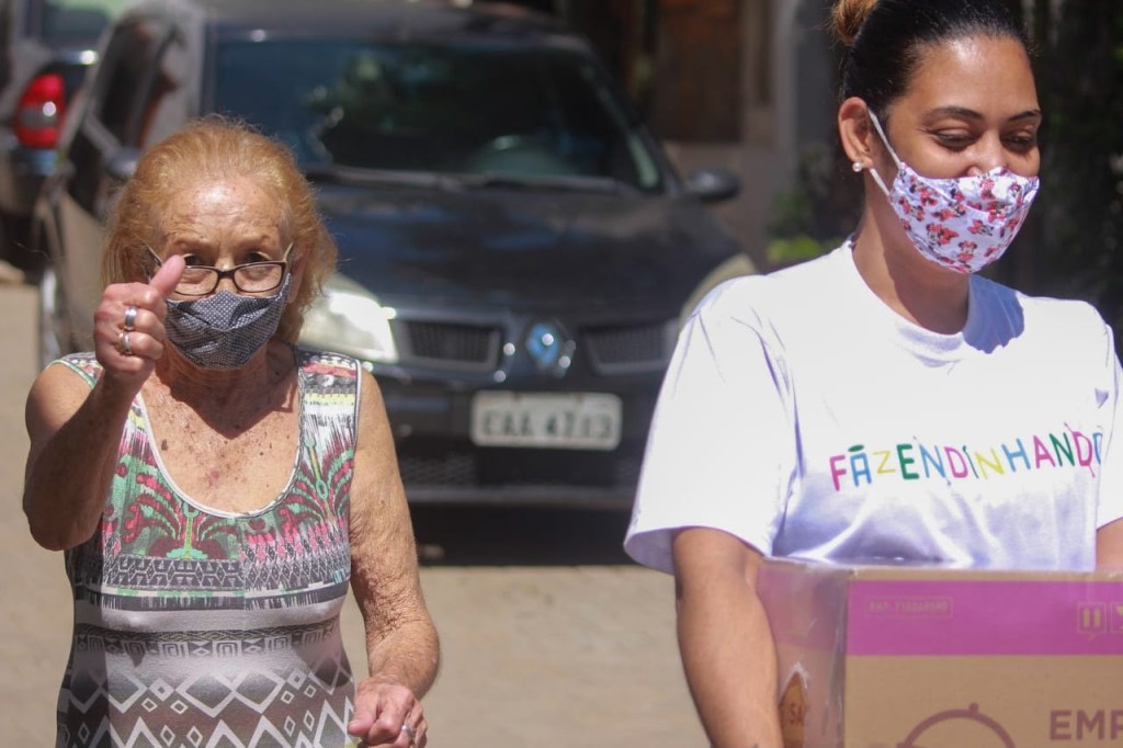 Fazendinhando-4 movimento fazendinhando; mídia; ajuda na comunidade; jardim colombro; pandemia; fome; cesta básica