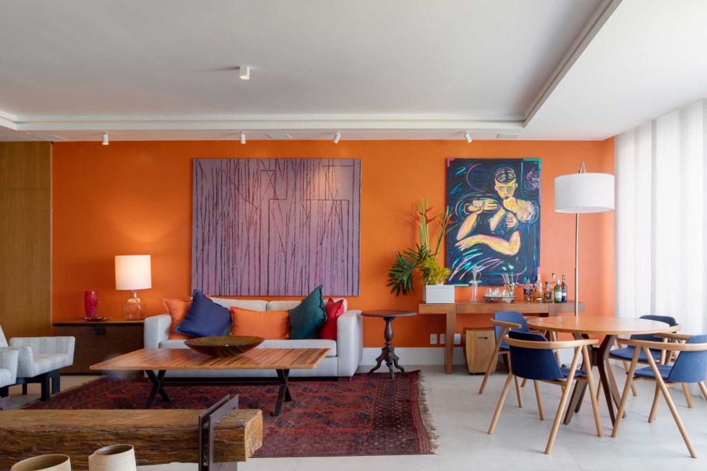 apartamento-chico-gouvea-cores-casacor-rio-de-janeiro-2021-foto-andre-nazareth-2 As cores sempre vibrantes de Chicô Gouvêa em apê de frente para a praia