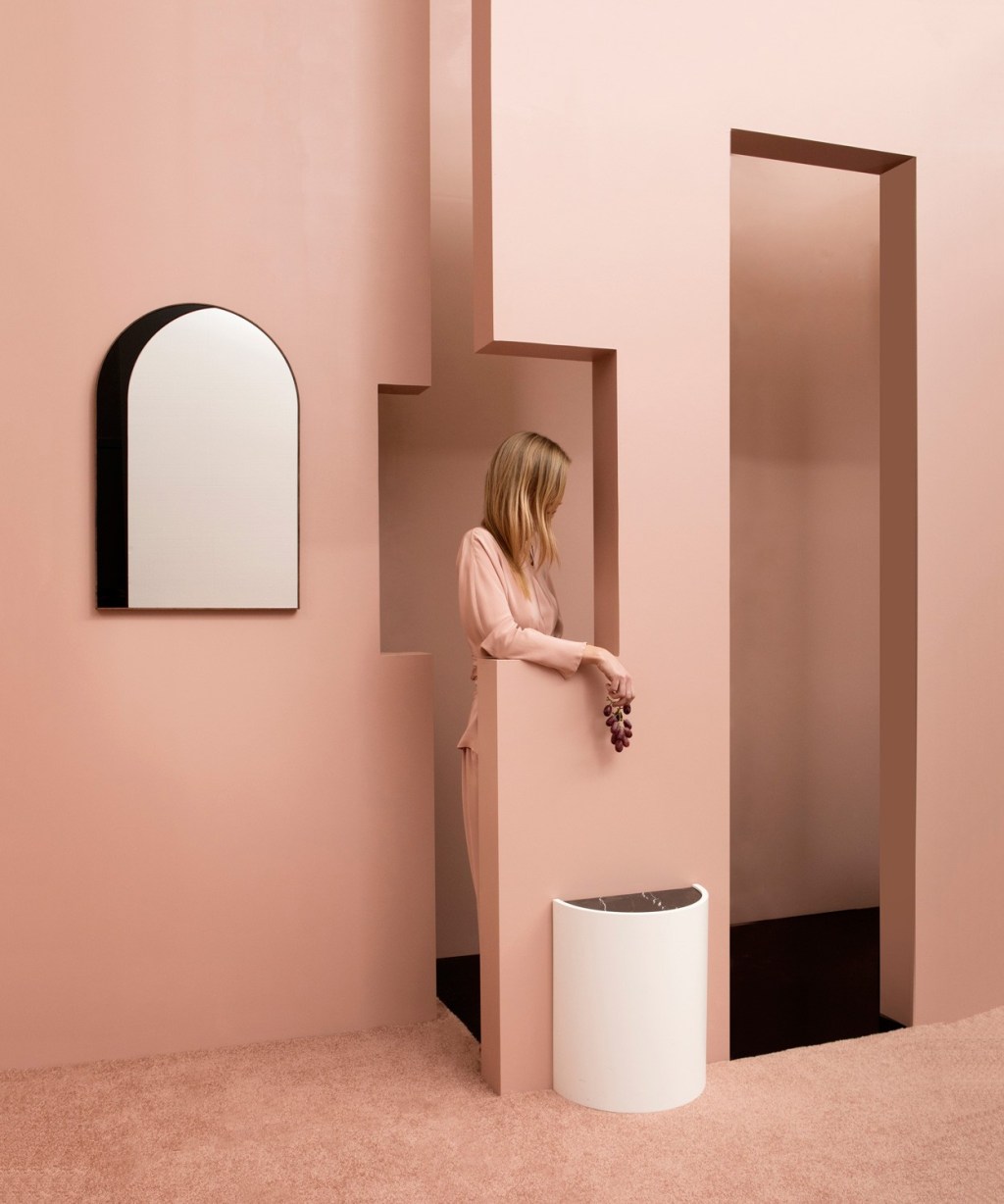 bower-studios-arch-window-mirror-contour-side-table bower studio espelho arch ilusão de otica