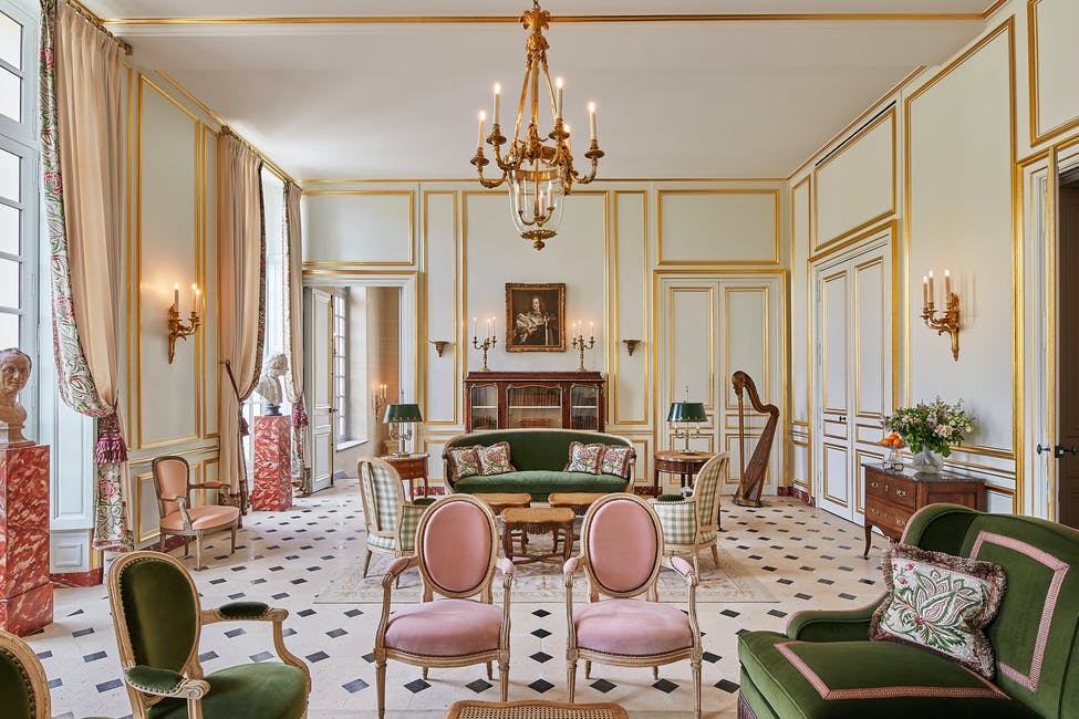05fd5fd4-5da3-448b-8ef3-abbaab35b34b_Lieux-Communs—Bibliothèque-desktop hotel; paris; turismo; hotel de luxo; palacio de versalhes; frança