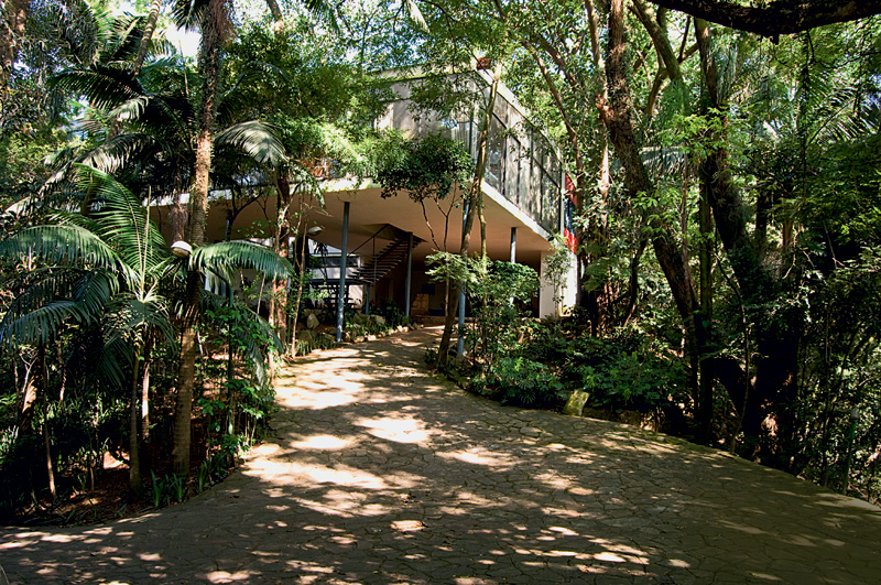 A Casa de Vidro, de Lina Bo Bardi.