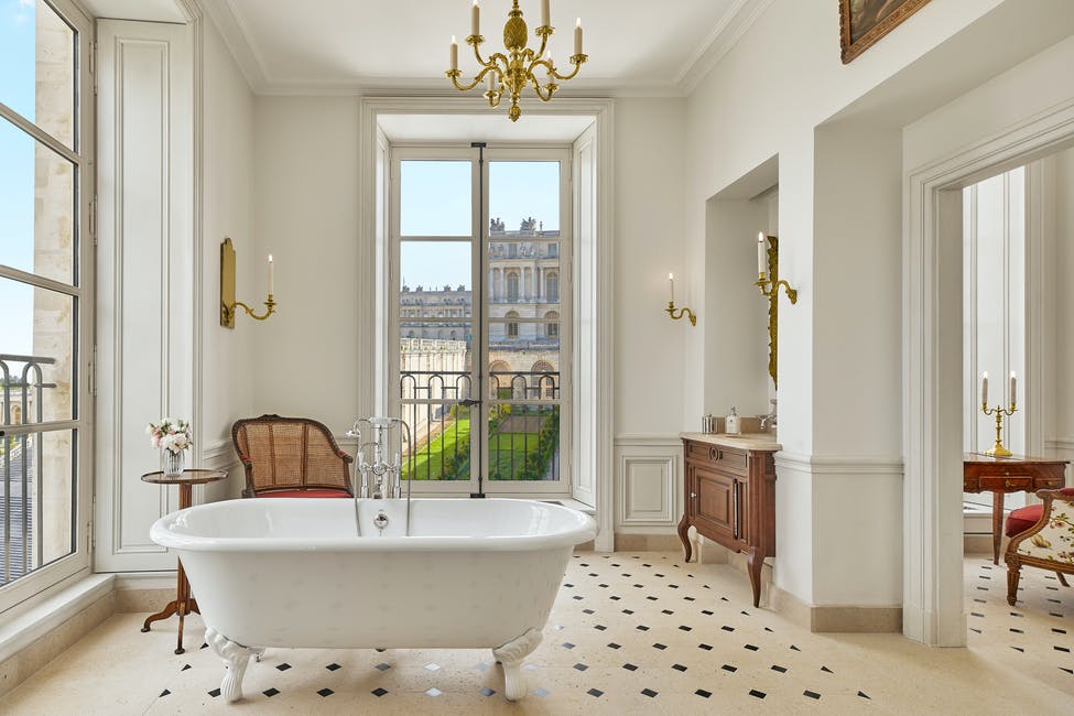 139221c5-badf-4798-97a9-b54c98ff3987_Suite-Necker—Salle-de-bain-(3)-desktop hotel; paris; turismo; hotel de luxo; palacio de versalhes; frança