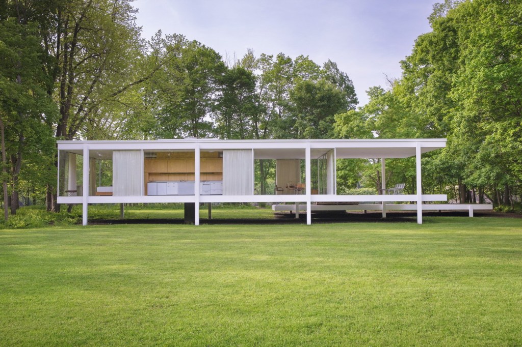 8- Farnsworth House Farnsworth House, 1949, Plano, Illinois, USA - Mies van der Rohe