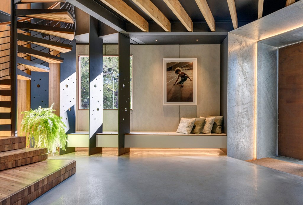 welcome-to-the-jungle-house-c-plus-c-architects-workshop-sustainable-residential_dezeen_2364_col_21-2048×1385 Welcome to the jungle house