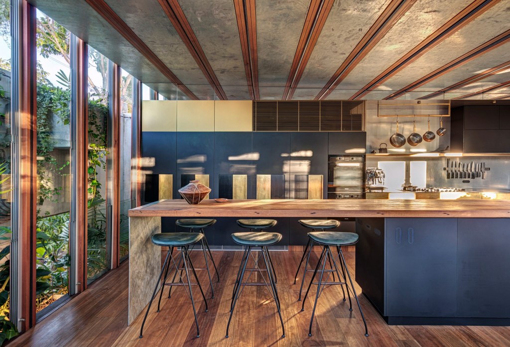 welcome-to-the-jungle-house-c-plus-c-architects-workshop-sustainable-residential_dezeen_2364_col_23-2048×1394 Welcome to the jungle house