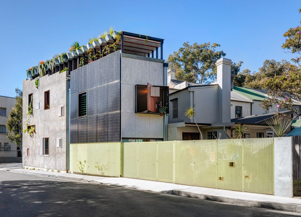 welcome-to-the-jungle-house-casa-com-materiais-reciclaveis Welcome to the jungle house
