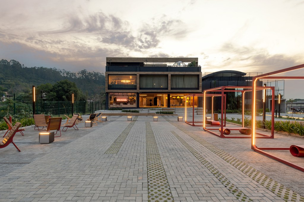 Quem cria nasce todo dia – Ana Trevisan | Paisagismo + Arquitetura Quem cria nasce todo dia - Ana Trevisan | Paisagismo + Arquitetura. Projeto da CASACOR Santa Catarina 2021.