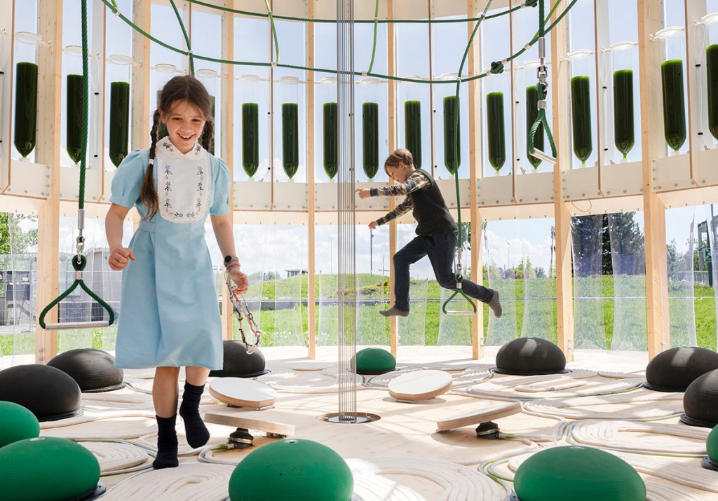 eco logic studio, ecologicstudio, dr. claudi pqasquero, dr marco arquitetura; sustentabilidade; biotecnologia; crianças; parque de diversões; playground; europa; poluição