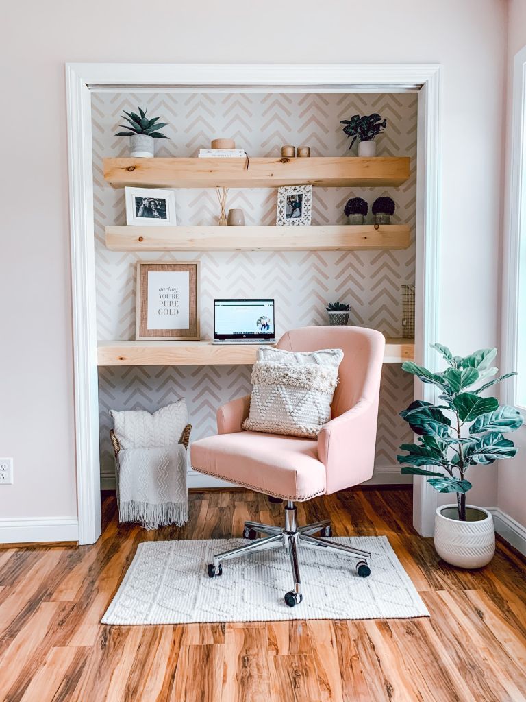 cloffice; home office; escritório no armário; pequenos espaços