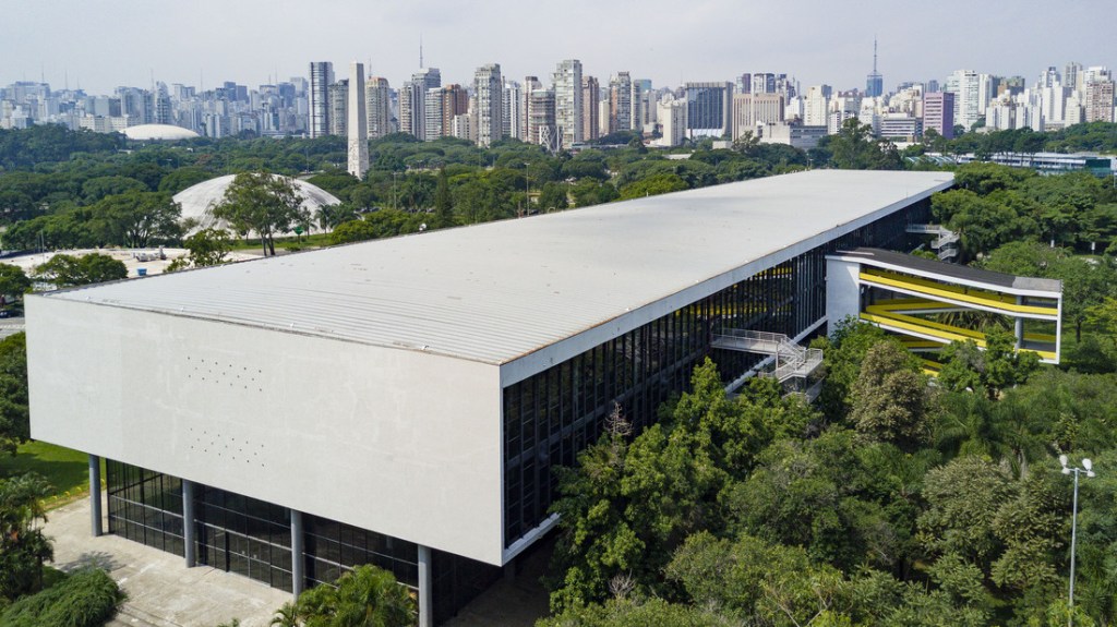 1- Bienal de Arte -© Leo Eloy_ Estúdio Garagem_ Fundação Bienal de São Paulo bienal internacional de arte de sao paulo faz escuro mas eu canto casacor