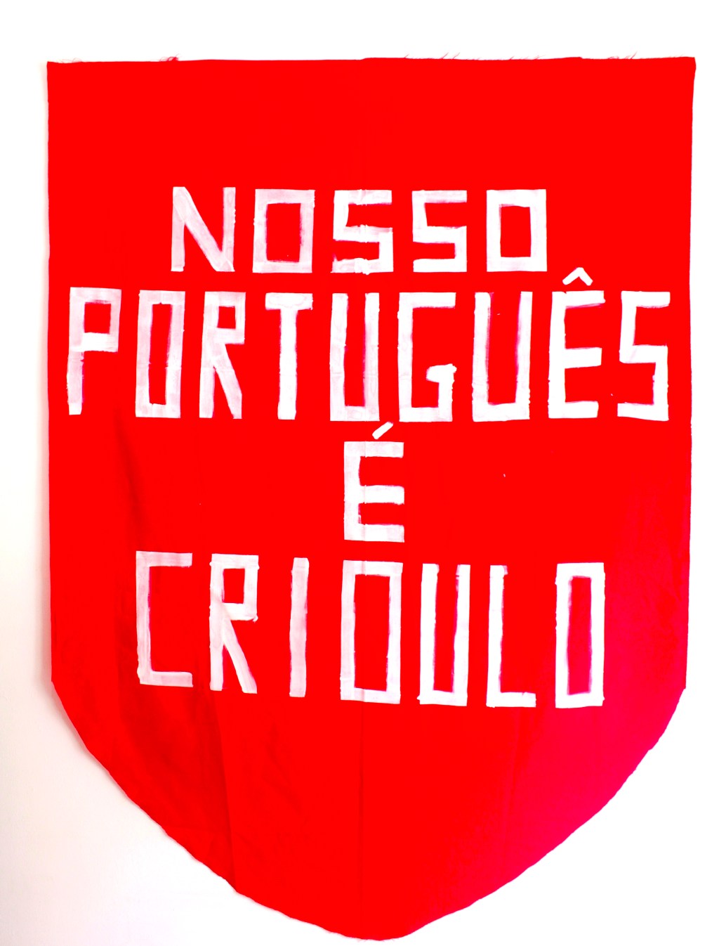 242f0f121fd0f9425465ef29c6ca640e A língua como um estandarte Artista André Vargas Portasvilaseca Galeria