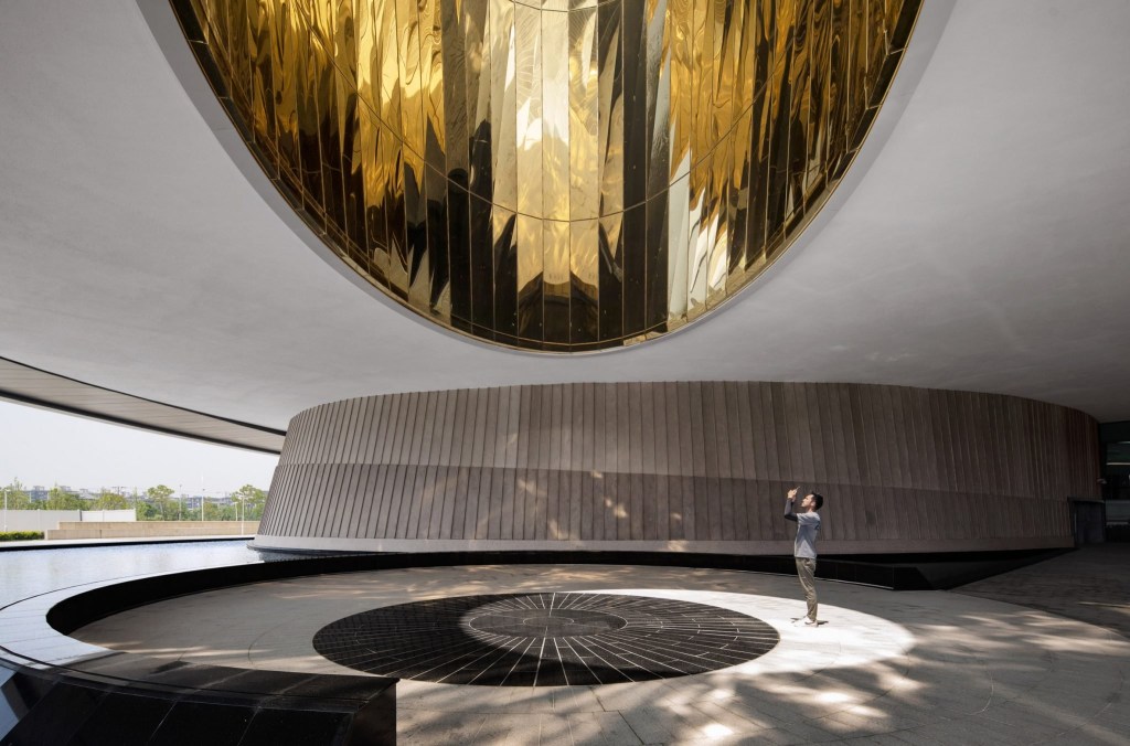 ennead-architects-shanghai-astronomy-museum-china-architecture_dezeen_2364_col_8-2048×1353 museu; astronomia; china; maior museu do mundo; arquitetura; moderna; engenharia; construção; universo; planetário
