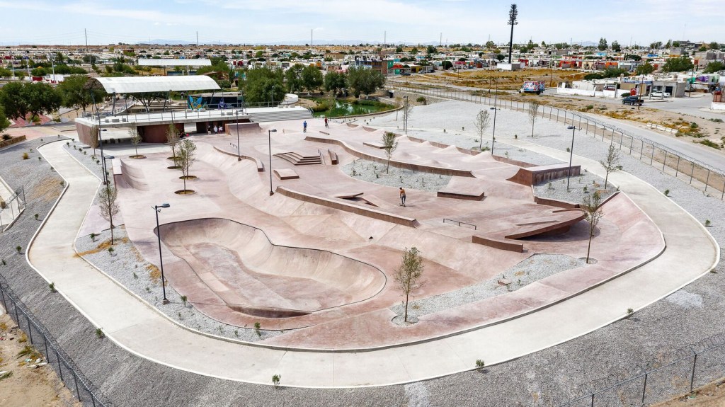 skatepark; méxico; arquitetura; deserto; centro urbano