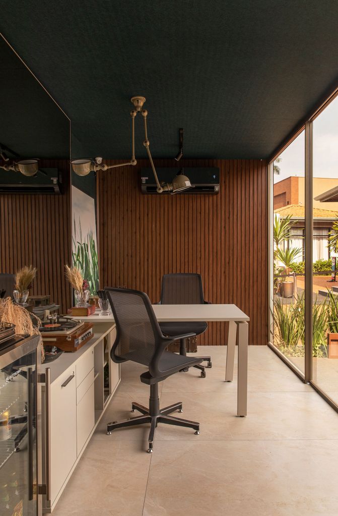 Home Office Agro, ambiente da CASACOR Ribeirão Preto 2021 por Lauro Machado.