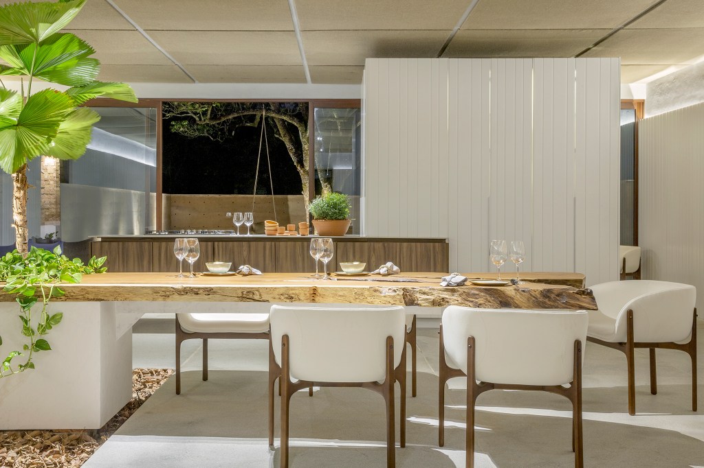 StudioGontijo-LivingGourmetKit House-EdgarCesar-01 Studio Gontijo - Living Kit House & Tektons. Projeto da CASACOR Brasília 2021.