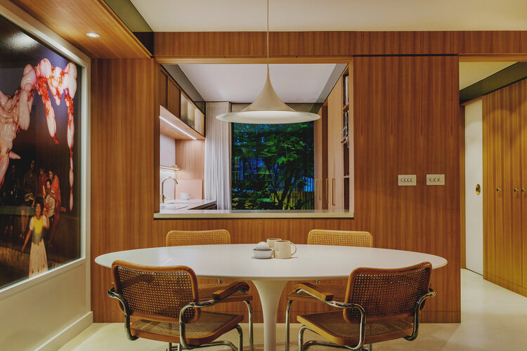 MariellLindHansen-7301-EDIT Casa germinada em Londres aposta em decoração dos anos 1970