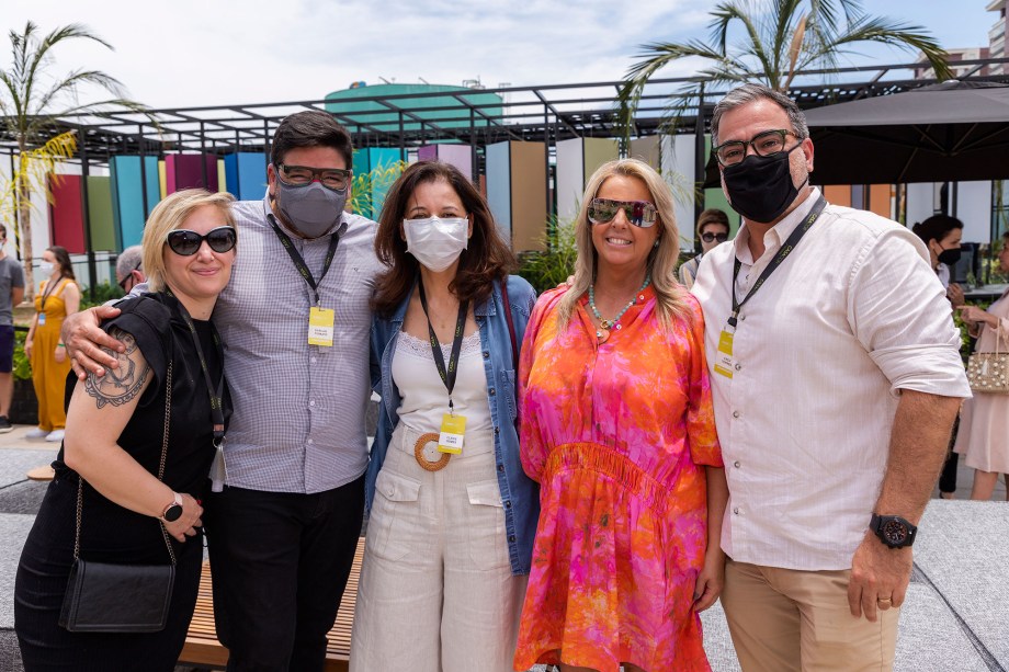 Mariza Menon, Darlan Firmato, Cleide Gomes, Ana Paula Porto e Cadu Torres.