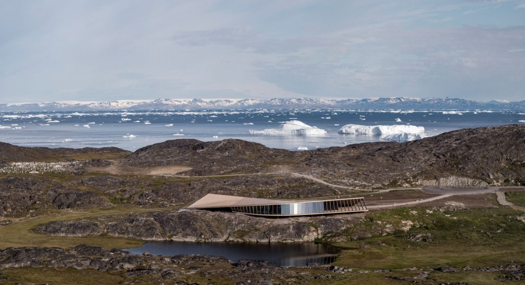 greenland-icefjord-centre-climate-research-dorte-mandrup_dezeen_2364_col_2-1704×928 Centro de pesquisa na Groelândia