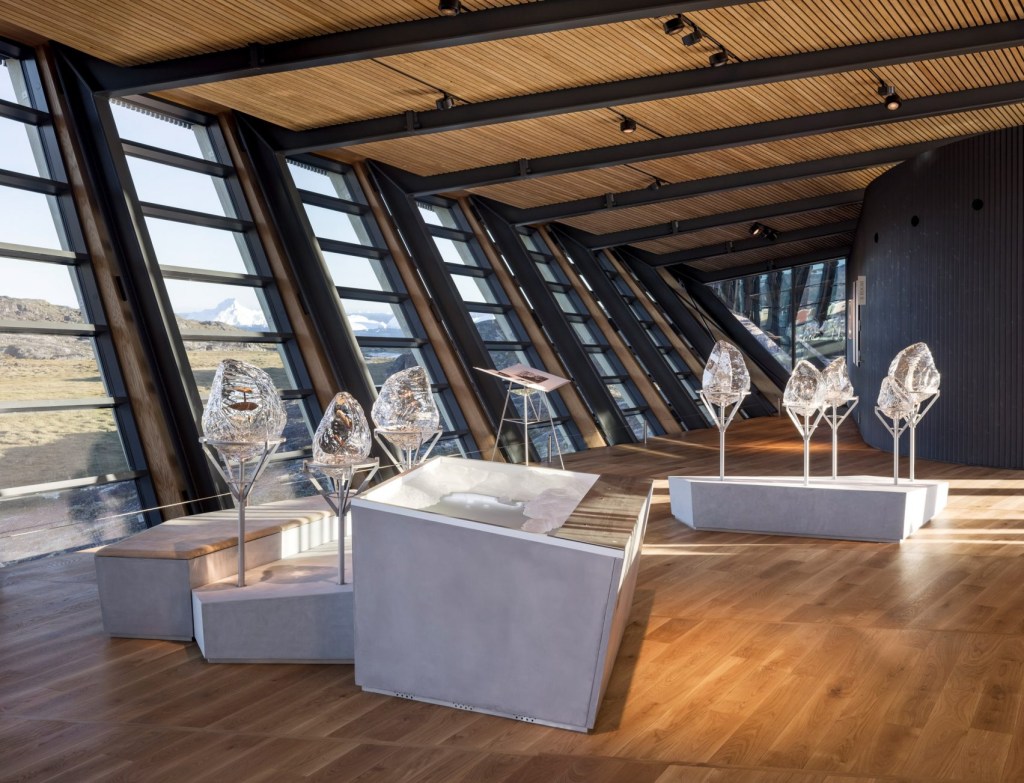 greenland-icefjord-centre-climate-research-interior-dorte-mandrup_dezeen_2364_col_3-1704×1303 Centro de pesquisa na Groelândia