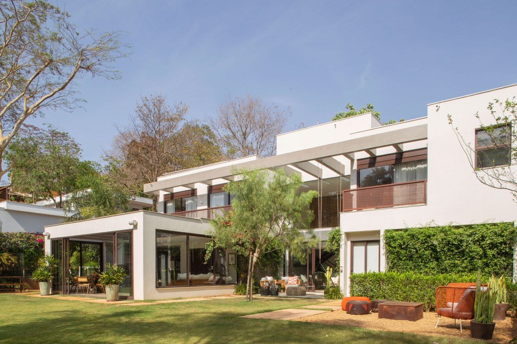 Casa-em-Brasília-Karen-Pisacane-7 Casa em Brasília arquiteta Karen Pisacane Casa de Campo Arquitetura