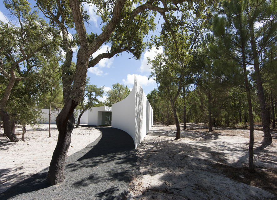 Casa assinada por Aires Mateus em Portugal