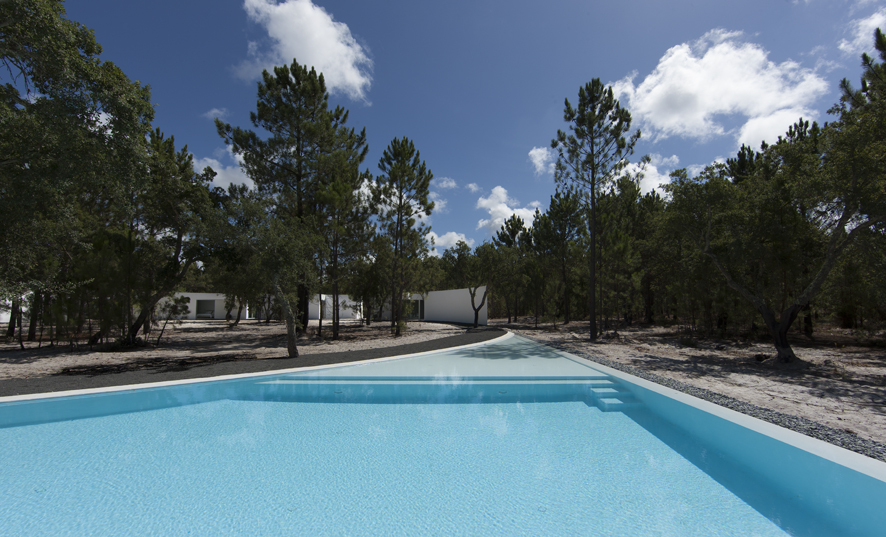 Casa assinada por Aires Mateus em Portugal