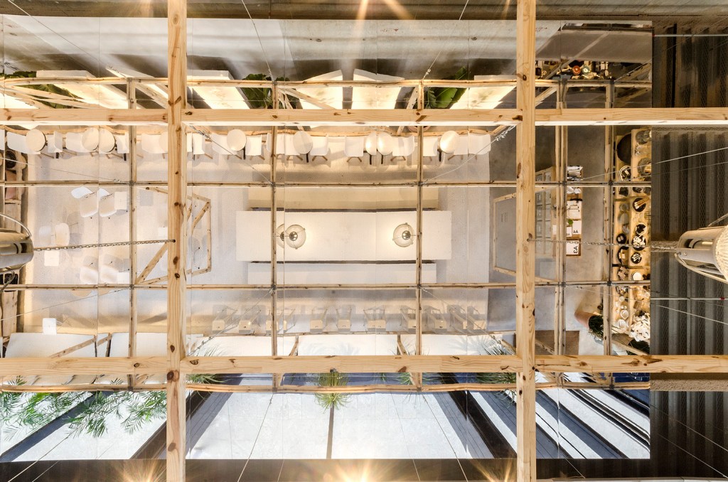 Coffee Shop- Bel Lobo- CASACOR Rio 2017 coffee shop; casacor rio; bel lobo; arquitetura; estrutura madeira; biofiia