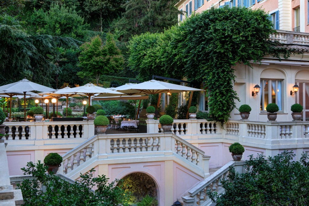 Le Jardin – Secret Garden Hotel de Russie; hotel de luxo; paisagismo; arquitetura;