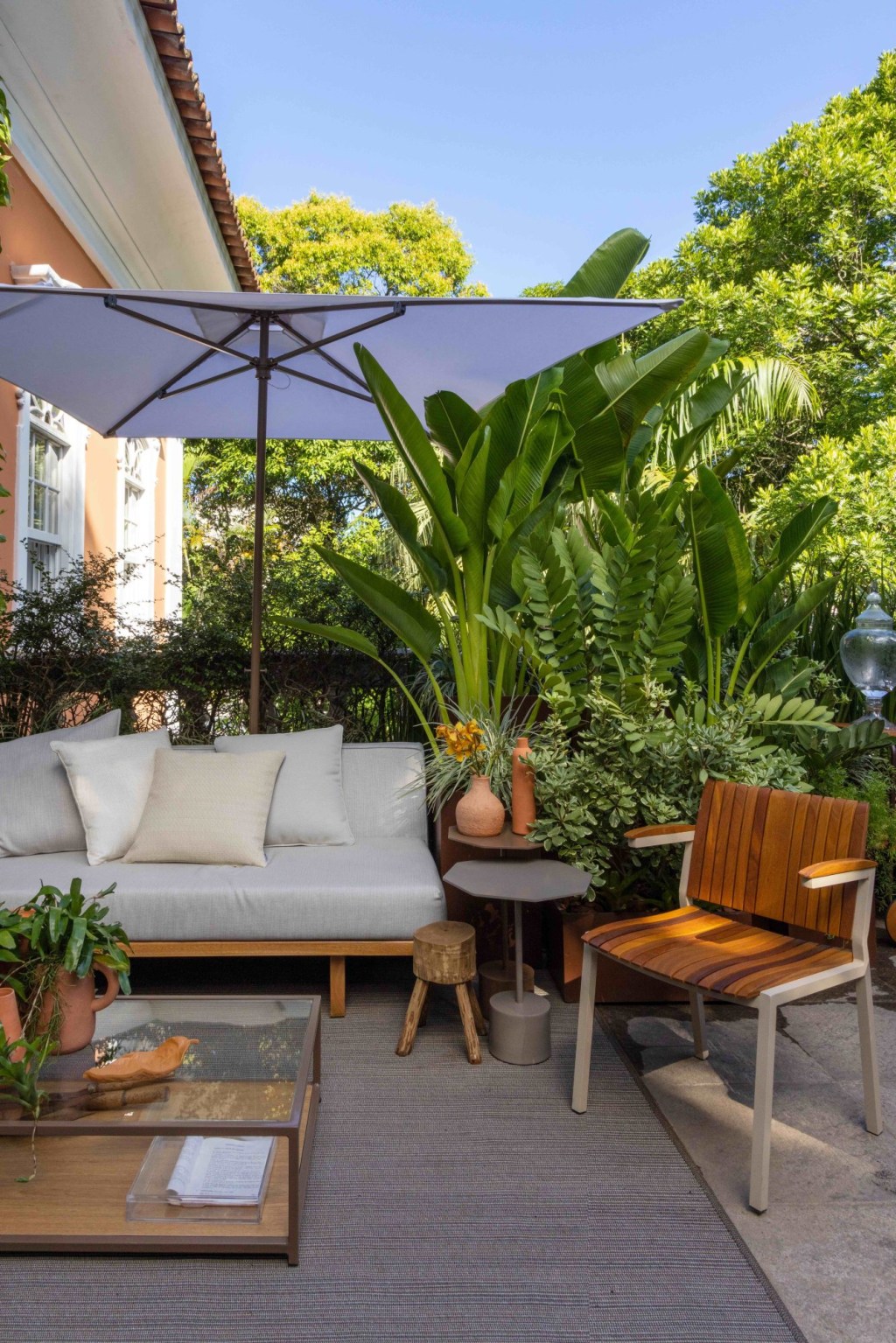 Muito Além do Jardim, por Anna Luiza Rothier- CASACOR Rio 2022 Muito Além do Jardim, por Anna Luiza Rothier. Jardim da CASACOR Rio de Janeiro 2022.