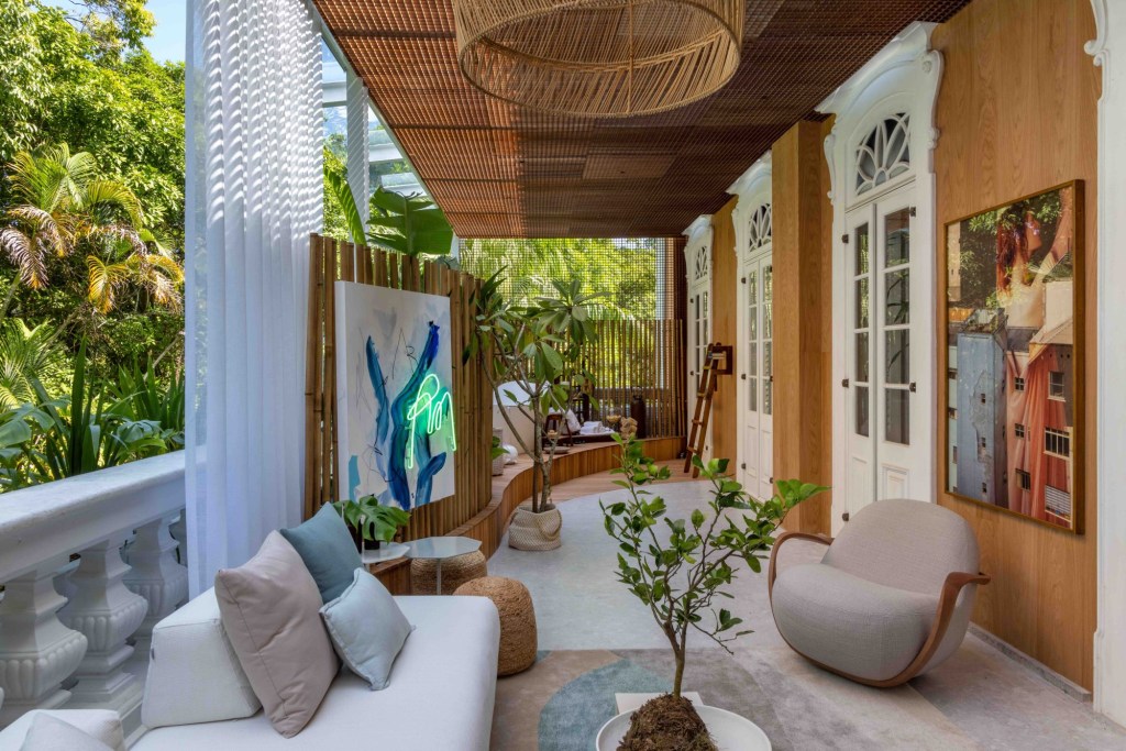 Refúgio Urbano, por UP3 Arquitetura- CASACOR Rio 2022 Refúgio Urbano, por UP3 Arquitetura. Ambiente da CASACOR Rio de Janeiro 2022.