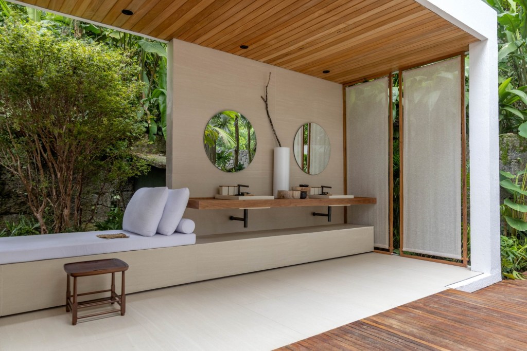 SPA DECA, por Diego Raposo e Manuela Simas. Ambiente da CASACOR Rio de Janeiro 2022. SPA DECA, por Diego Raposo e Manuela Simas. Ambiente da CASACOR Rio de Janeiro 2022.
