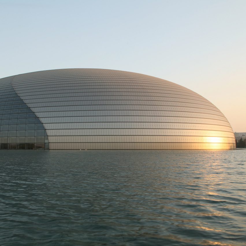 National-Theatre-Beijing-by-Paul-Andreu-credit-Paul-Maurer_dezeen_1704_col_0-852×852 arquitetura china; edifícios mais significativos de pequim
