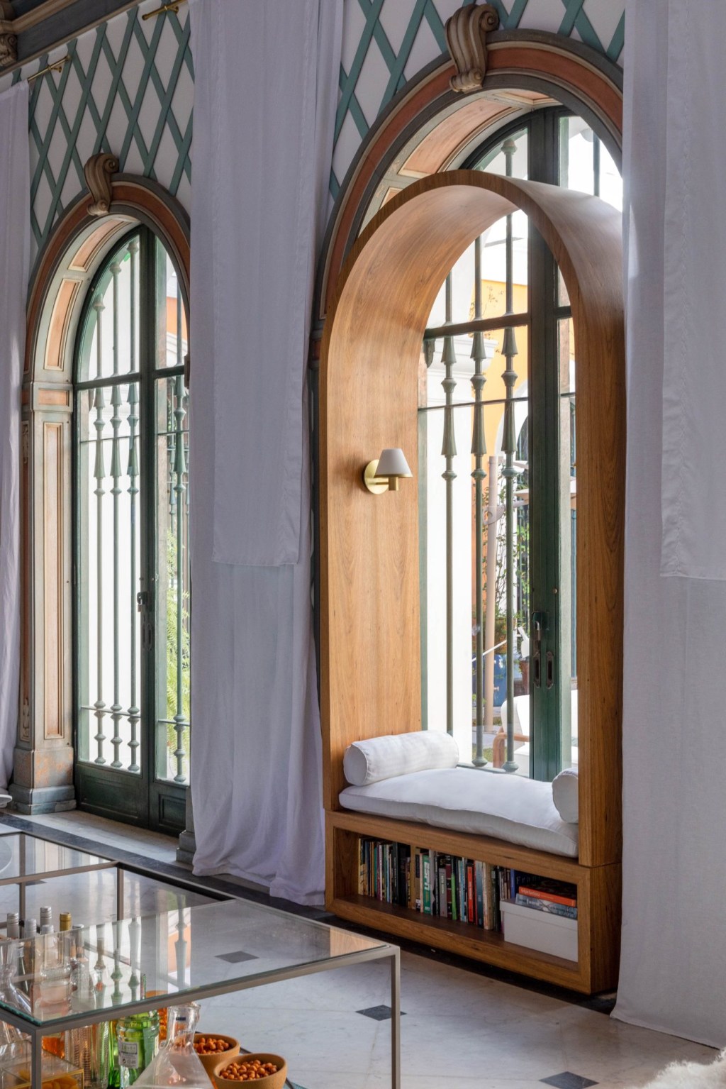Living da Fonte, por Paola Ribeiro – CASACOR Rio 2022 Living da Fonte, por Paola Ribeiro. Ambiente da CASACOR Rio de Janeiro 2022.