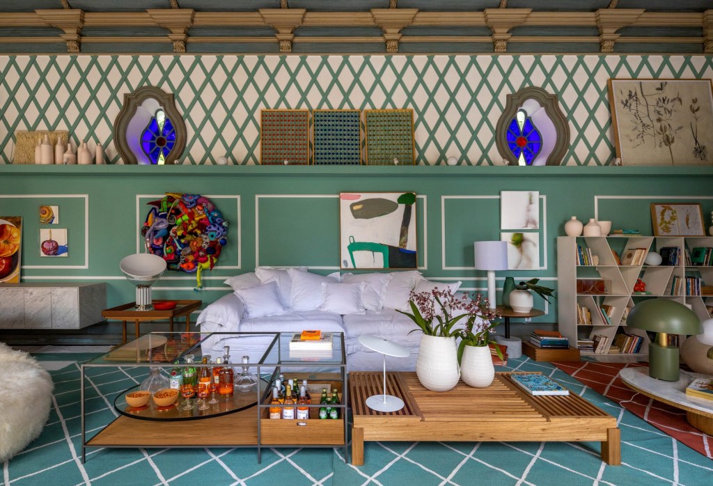 Living da Fonte, por Paola Ribeiro – CASACOR Rio 2022 Living da Fonte, por Paola Ribeiro - CASACOR Rio 2022