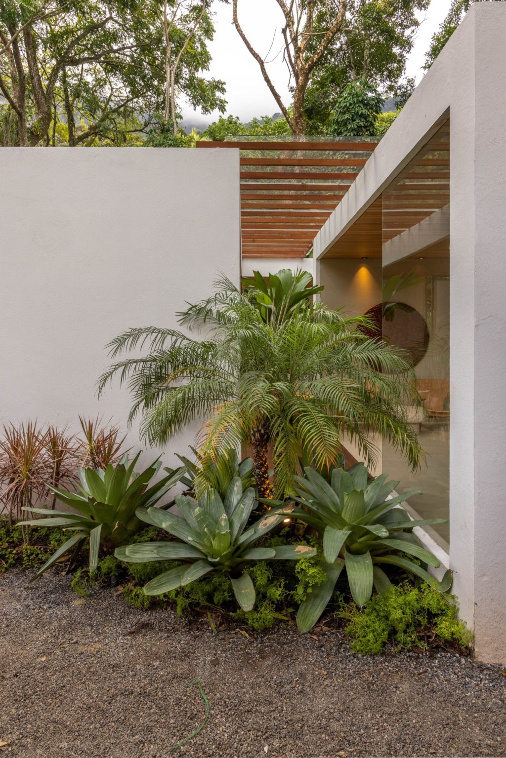 Jardim do SPA DECA, por Geralda Januário e Paulo César Januário. Ambiente da CASACOR Rio de Janeiro 2022. Jardim do SPA DECA, por Geralda Januário e Paulo César Januário. Ambiente da CASACOR Rio de Janeiro 2022.
