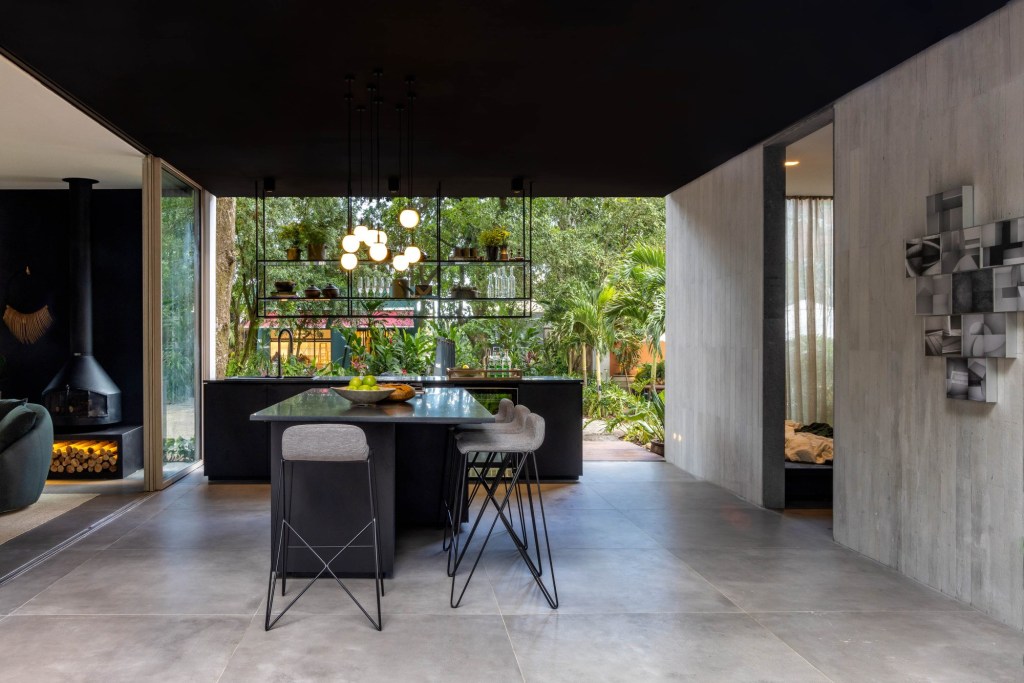 “O Canto do Poeta”, por Sérgio Conde Caldas Arquitetura. Ambiente da CASACOR Rio de Janeiro 2022. “O Canto do Poeta”, por Sérgio Conde Caldas Arquitetura. Ambiente da CASACOR Rio de Janeiro 2022.