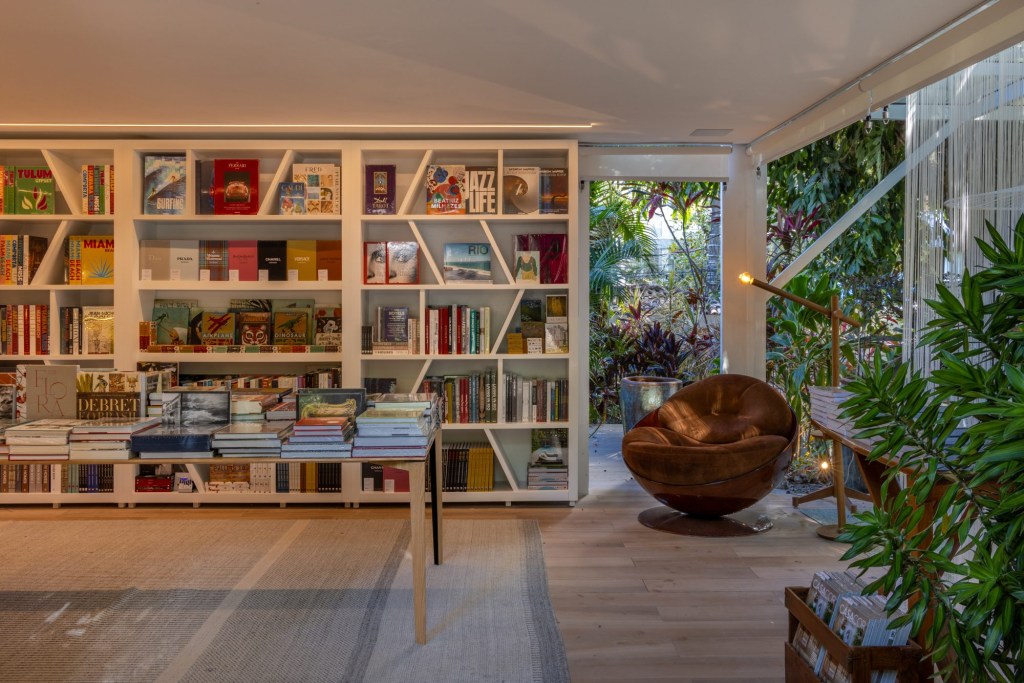 Livraria, por Victor Niskier- Ambiente da CASACOR Rio 2022 Livraria, por Victor Niskier- Ambiente da CASACOR Rio 2022