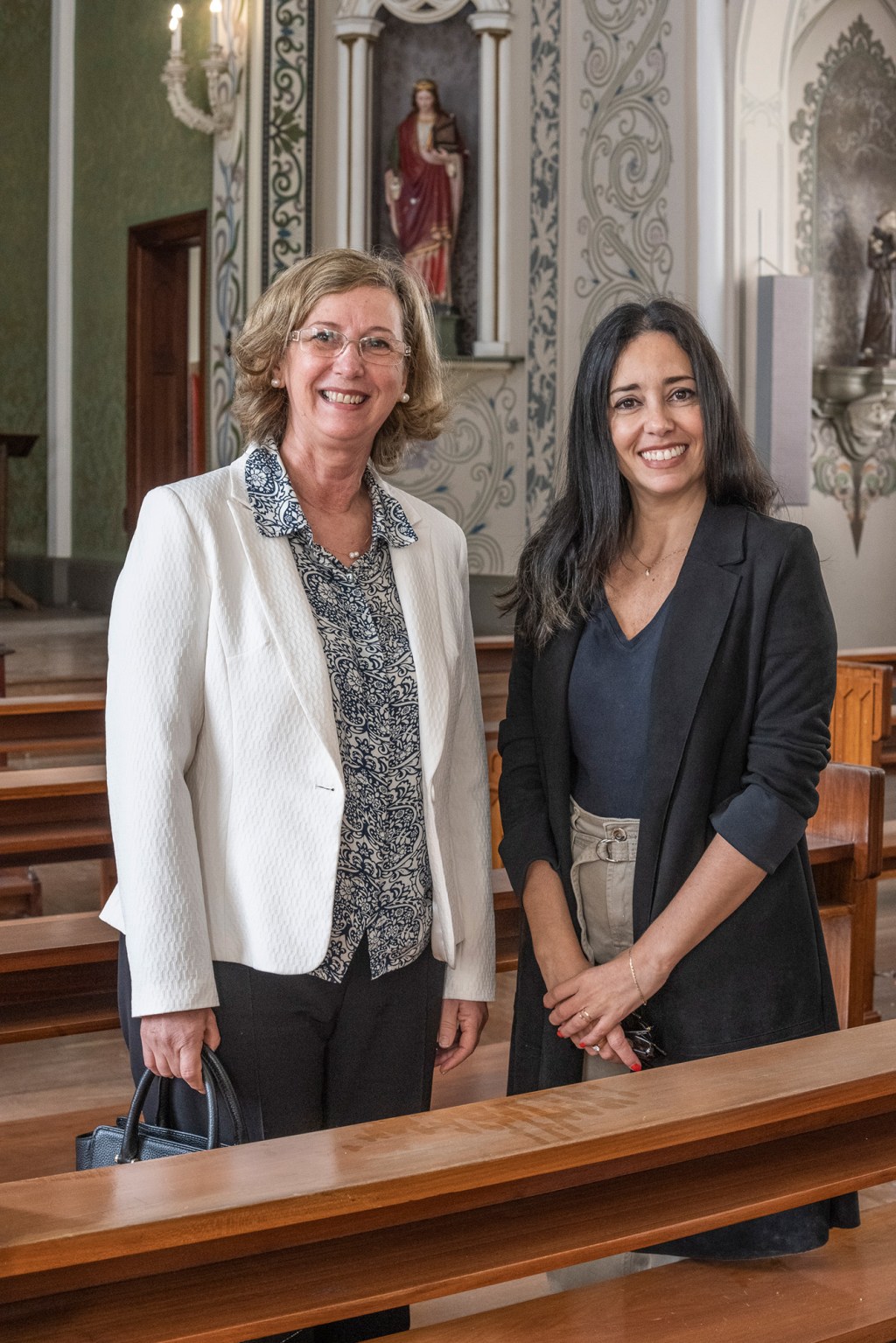 Magaly Casaril, diretora da Escola de Edução Infantil Pampeano, ao lado de Karina Capaverde, diretora da CASACOR Rio Grande do Sul. Visita Guiada na Sede da CASACOR Rio Grande do Sul 2022. Profissionais Elenco Arquitetos