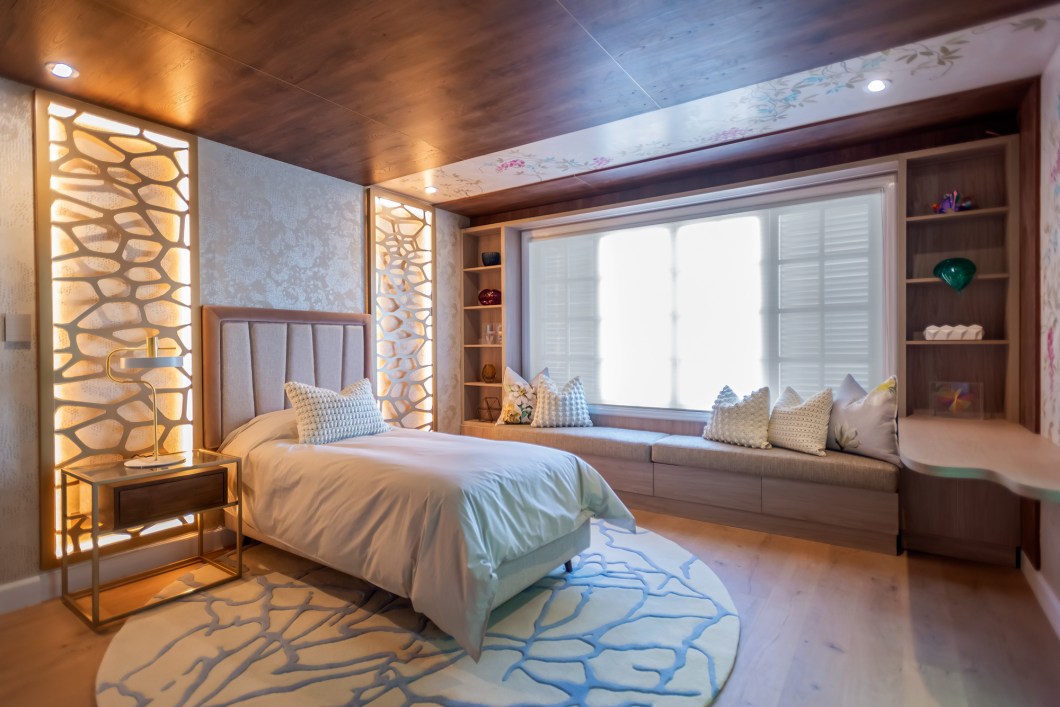 Yesenia Schulz - Dormitorio Latina Chic. A inspiração para criar este ambiente foi a natureza, as texturas, formas e cores que o envolvem. Um quarto projetado para uma jovem profissional de marketing que gosta de viajar em busca de inspiração em diferentes culturas para traduzi-la em seu trabalho, onde assessora empresas relacionadas ao mundo da moda. Trabalhamos com o estilo rústico chic, combinando elementos como madeira, pedras e fibras naturais para criar um ambiente aconchegante que nos convida a relaxar, descontrair e sonhar. Yesenia Schulz - Dormitorio Latina Chic. A inspiração para criar este ambiente foi a natureza, as texturas, formas e cores que o envolvem. Um quarto projetado para uma jovem profissional de marketing que gosta de viajar em busca de inspiração em diferentes culturas para traduzi-la em seu trabalho, onde assessora empresas relacionadas ao mundo da moda. Trabalhamos com o estilo rústico chic, combinando elementos como madeira, pedras e fibras naturais para criar um ambiente aconchegante que nos convida a relaxar, descontrair e sonhar.