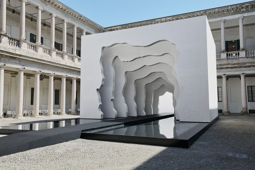 Divided Layers, por Daniel Arsham Milan Design Week 2022.