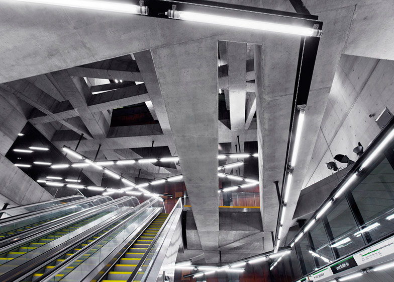 Budapest-metro-station-by-Hatvani-Adam_dezeen_784_6 Linha M4- Budapeste, Hungria