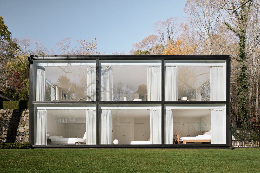 Magdalena-Keck-Hudson-Valley-Glass-House-Exterior-Elevation Décor eclético e minimalista ganha protagonismo nesta casa rodeada de vidro