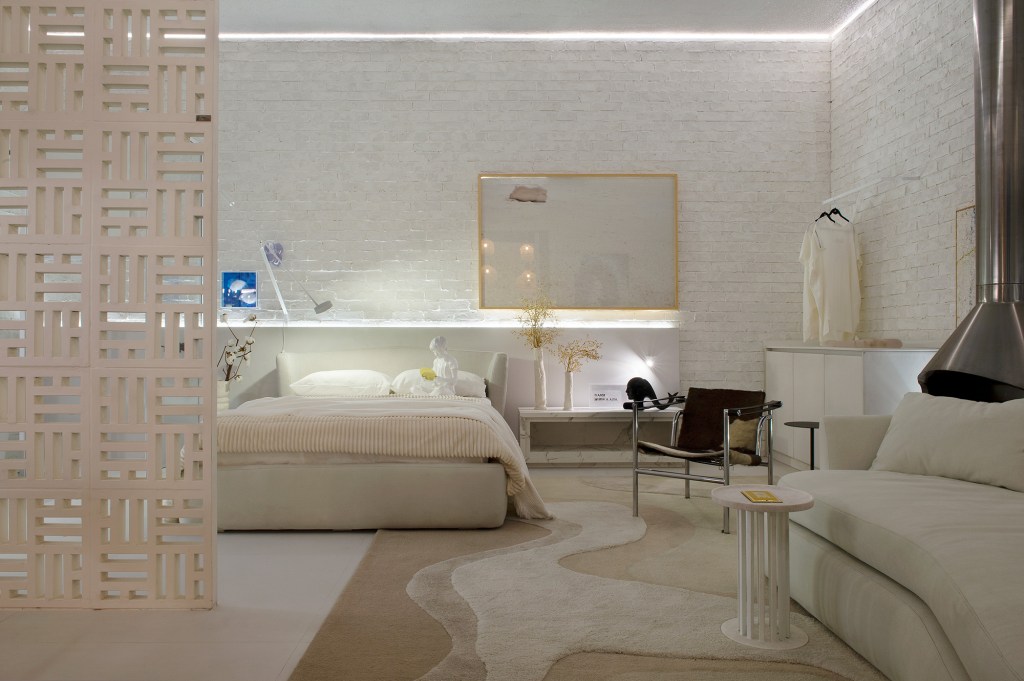 cosentino-casacor-Gregory-Copello-dekton-aura-dipietra-(2) Seguindo a inspiração das casas brancas da cidade de Puglia, os móveis foram feitos com Dekton® Aura, padrão que homenageia os mármores Calacatta e Carrara.