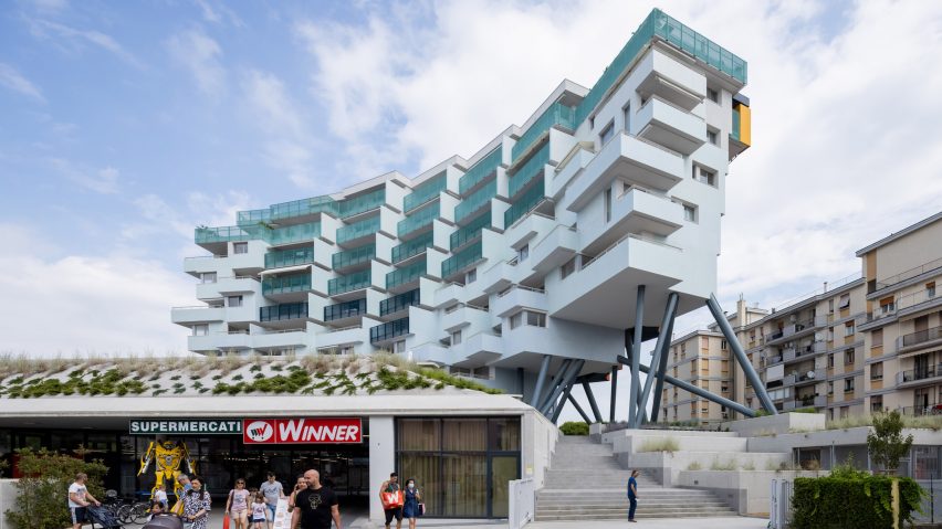 elasticofarm-le-batiment-descendant-lescalier-holiday-apartments-architecture-italy-hero-852×479 10 prédios com formatos e fachadas inusitadas