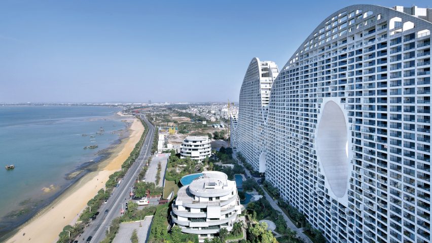 fake-hills-mad-architecture-china-apartments-residential_dezeen_hero-852×479 10 prédios com formatos e fachadas inusitadas