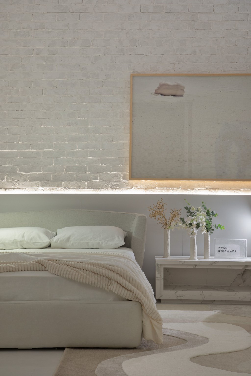 gregory-copello-estudio-ostuni-casacor-sao-paulo-2022-credito-denilson-machado2111 gregory copello estudio ostuni casacor sao paulo 2022 decoracao design mostras quarto cama vaso