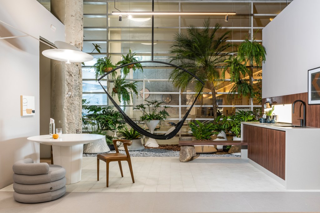 gustavo-martins-loft-um-casacor-sao-paulo-credito-renato-navarro (16) gustavo martins loft um casacor sao paulo mostras decoracao design cozinha rede sala jantar