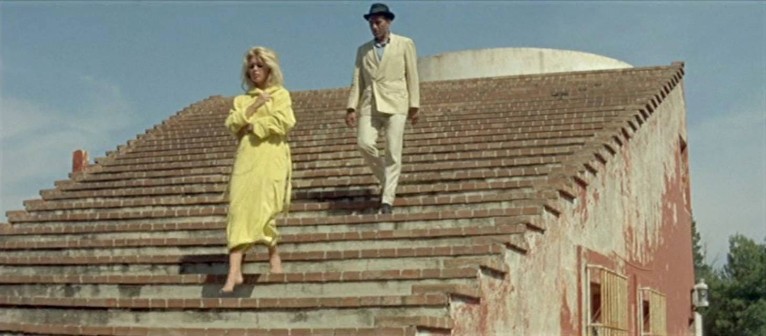 86908389-bbd8-4ff9-b074-24fa292f87a2 Casa Malaparte em cena de O Desprezo (Le mépris, 1963), de Jean-Luc Godard.